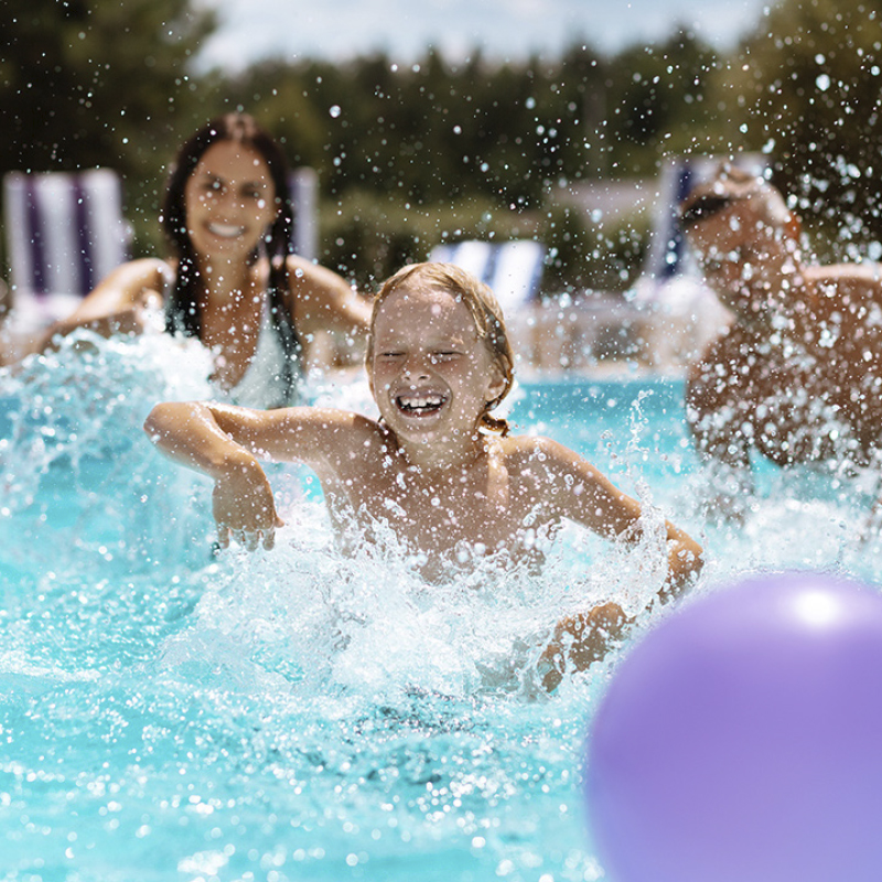 pool-279305778-800x800
